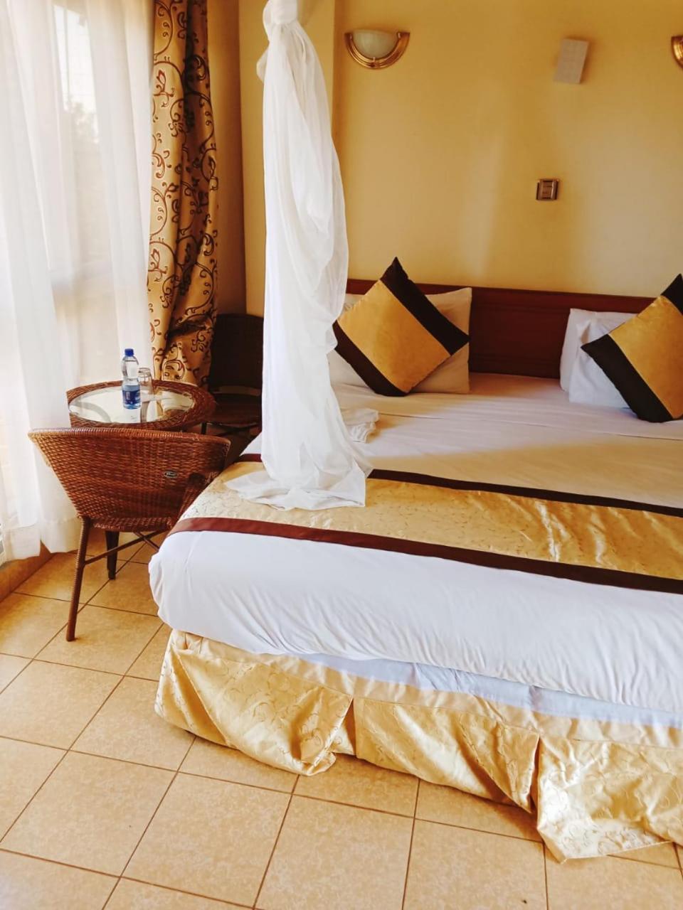 Golden Gates Hotel Thuthuriki Dış mekan fotoğraf
